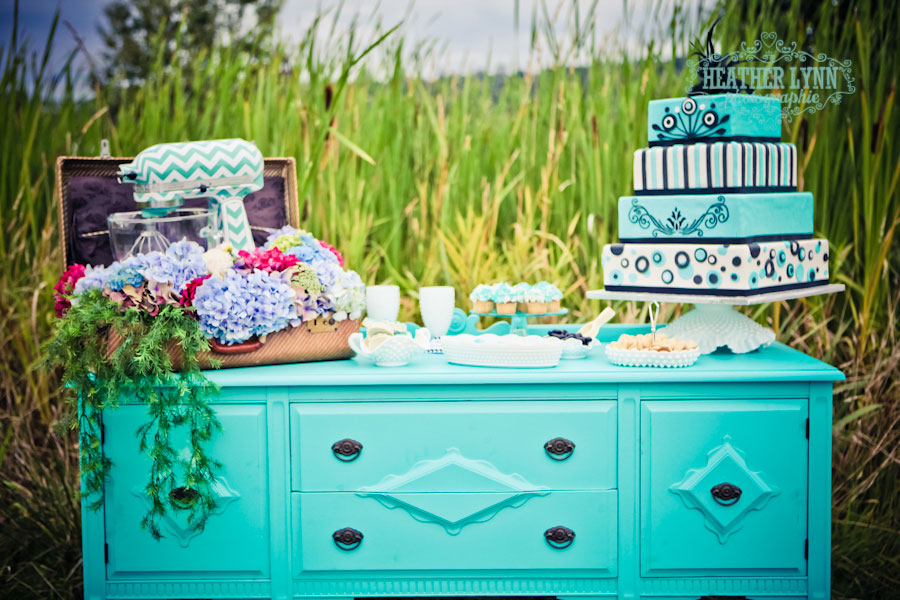 Styled Modern Chevron DIY Wedding by Mariah Rainier Style Heather Lynn Photographie Styled Modern Chevron DIY Wedding by Mariah Rainier Style Heather Lynn Photographie