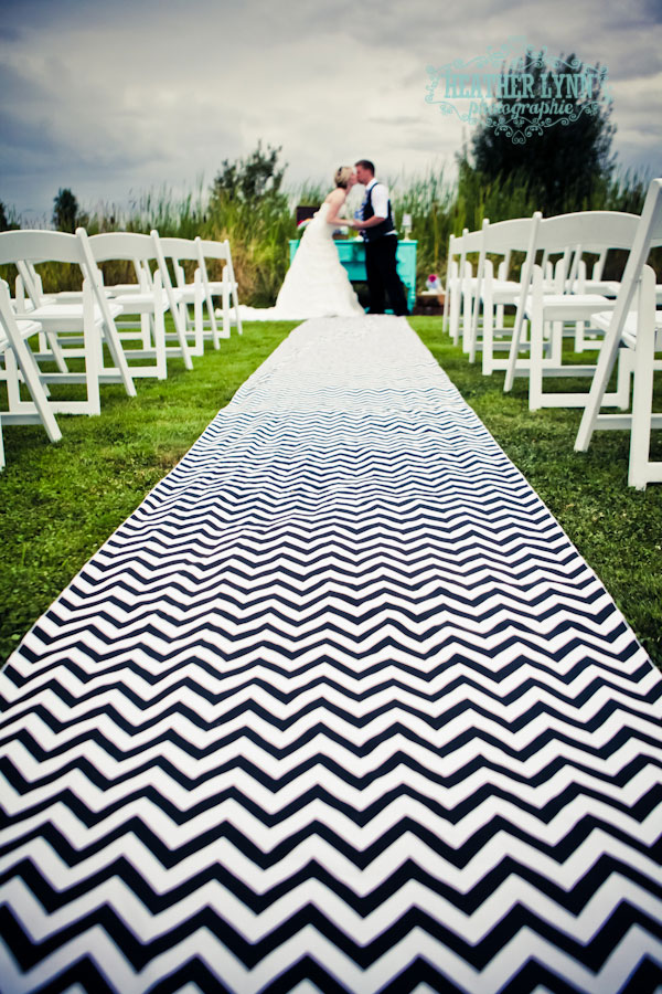 Styled Modern Chevron DIY Wedding by Mariah Rainier Style Heather Lynn Photographie Styled Modern Chevron DIY Wedding by Mariah Rainier Style Heather Lynn Photographie