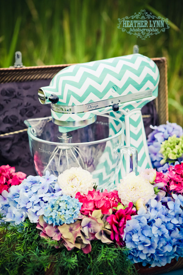 Styled Modern Chevron DIY Wedding by Mariah Rainier Style Heather Lynn Photographie Styled Modern Chevron DIY Wedding by Mariah Rainier Style Heather Lynn Photographie