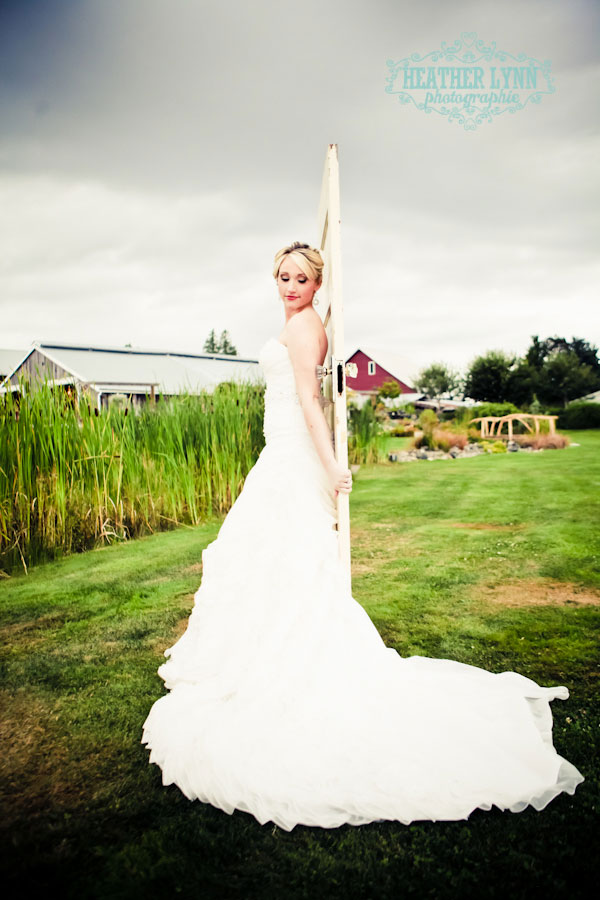 Styled Modern Chevron DIY Wedding by Mariah Rainier Style Heather Lynn Photographie Styled Modern Chevron DIY Wedding by Mariah Rainier Style Heather Lynn Photographie