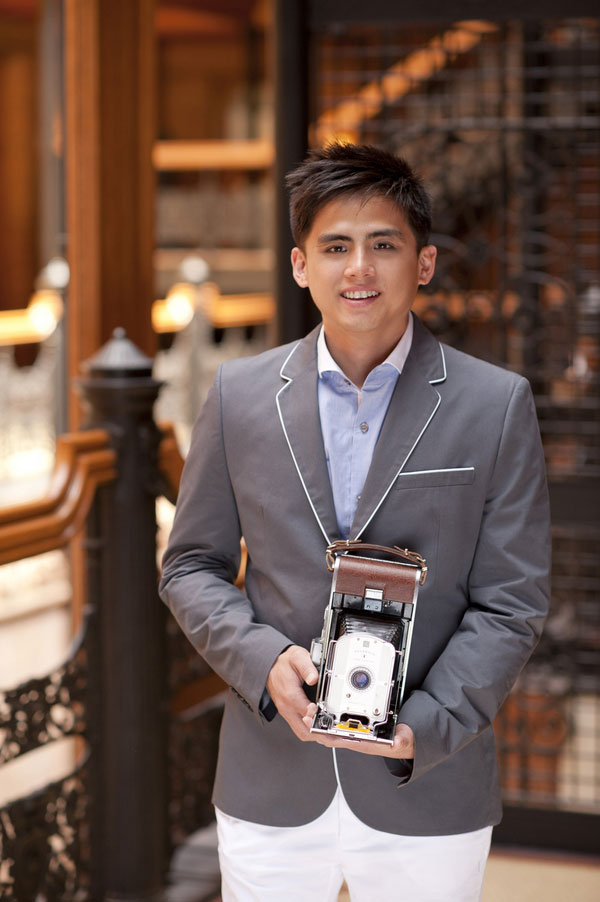 Christine_Mike_Vintage_Proposal_Bradbury_Building_Engagement_Session_The_Big_Affair_9
