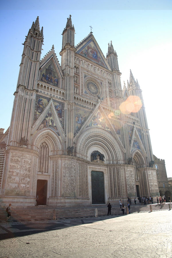 Paola Stefano Orvieto Cathedral Italy Vineyard Wedding (2)