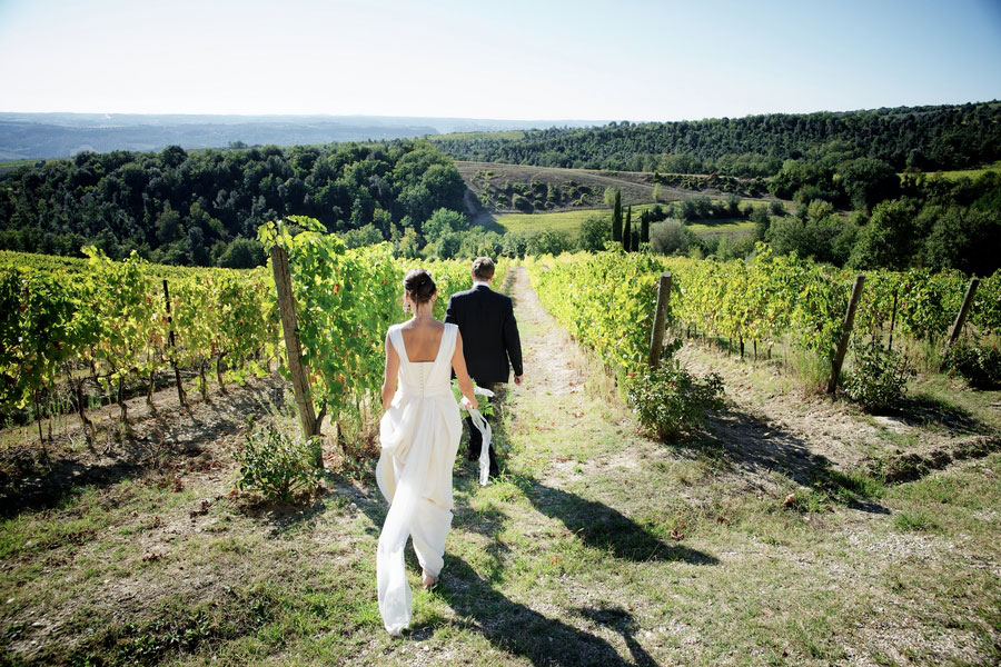 Paola Stefano Orvieto Cathedral Italy Vineyard Wedding (40)