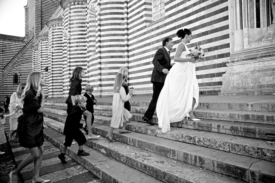 Paola Stefano Orvieto Cathedral Italy Vineyard Wedding (6)