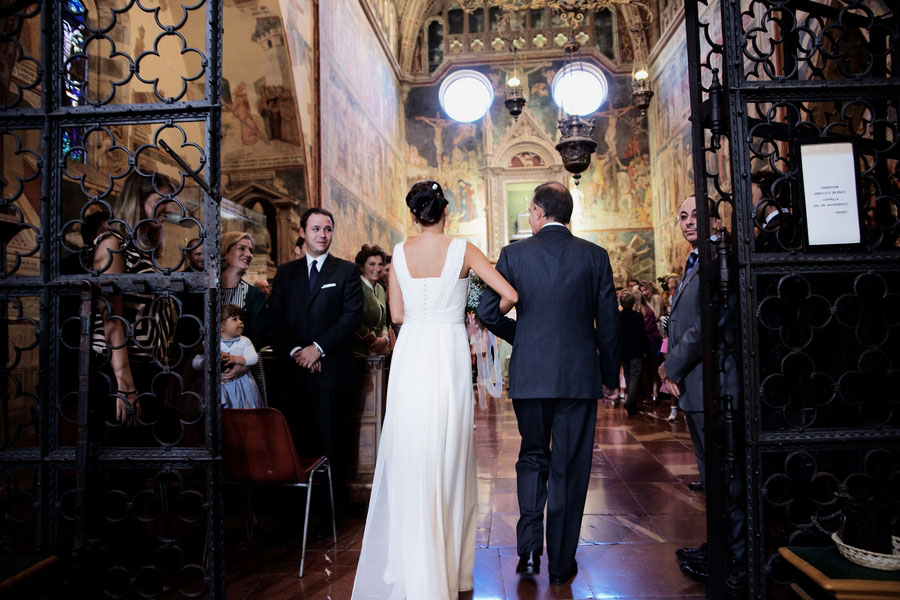 Paola Stefano Orvieto Cathedral Italy Vineyard Wedding (9)