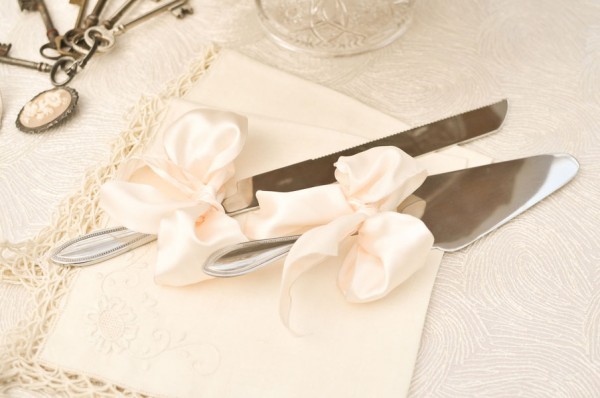 Vintage_English_French_Inspired_Pearl_Lace_Wedding_Misty_Miotto_Photography_11