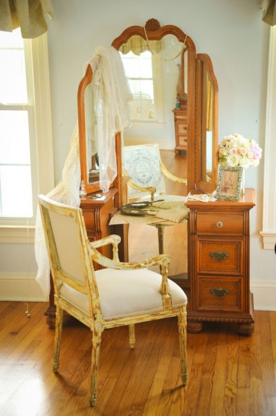 Vintage_English_French_Inspired_Pearl_Lace_Wedding_Misty_Miotto_Photography_22